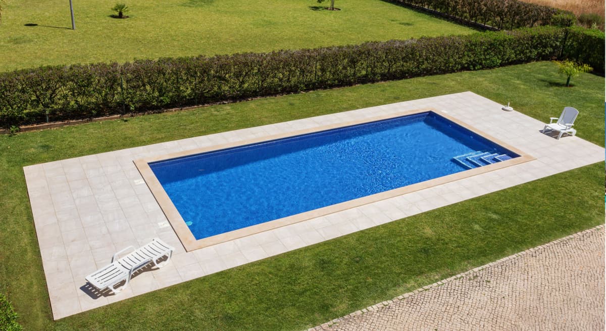 Services experts pour piscines à Cannes